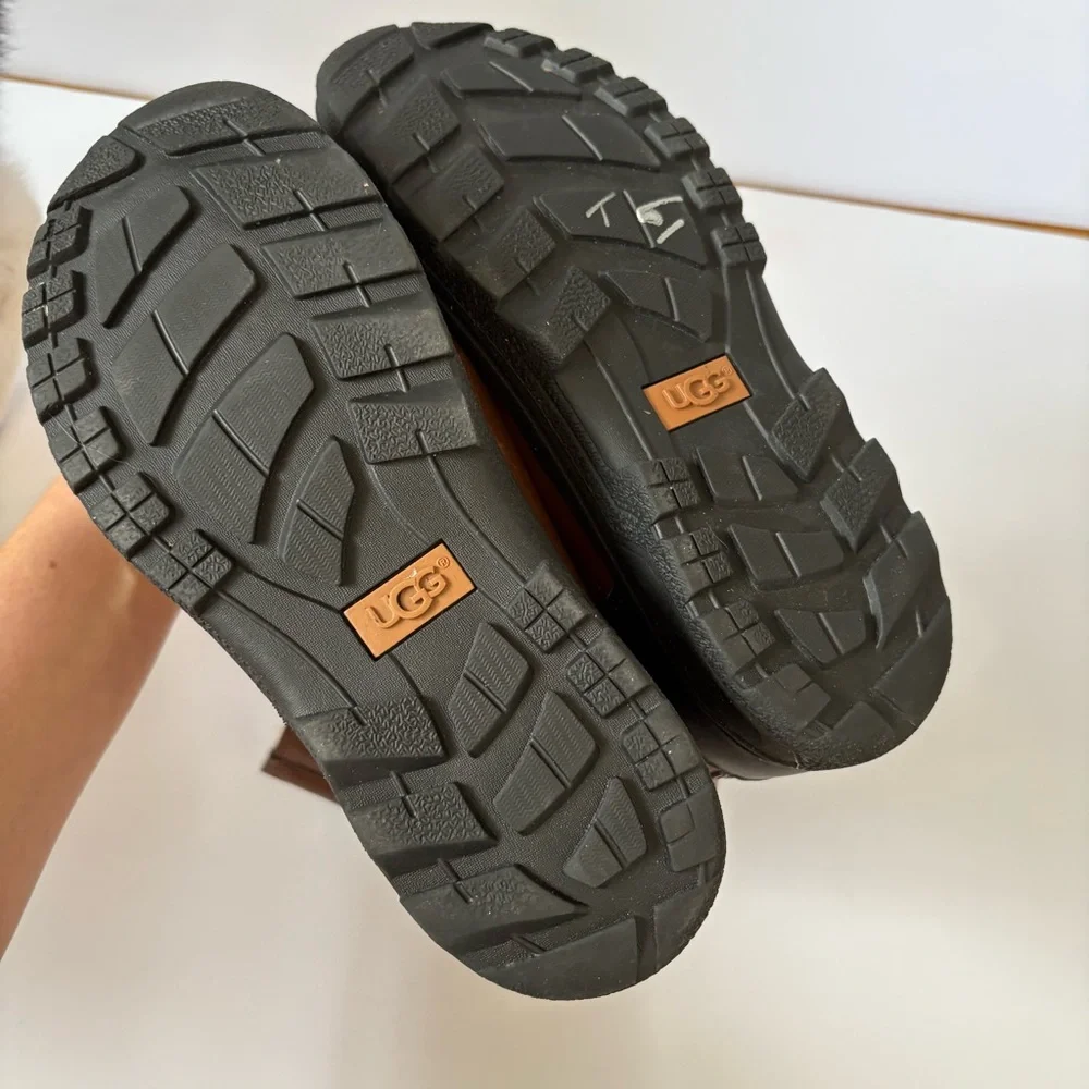 UGG Kids Butte II Worchester Brown Snow Boots 3Y‎ Thinsulate 200 Water Resistant